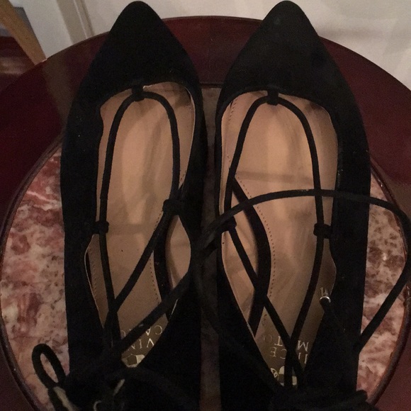 Vince Camuto flat black Suede Hercules shoe - Picture 5 of 7